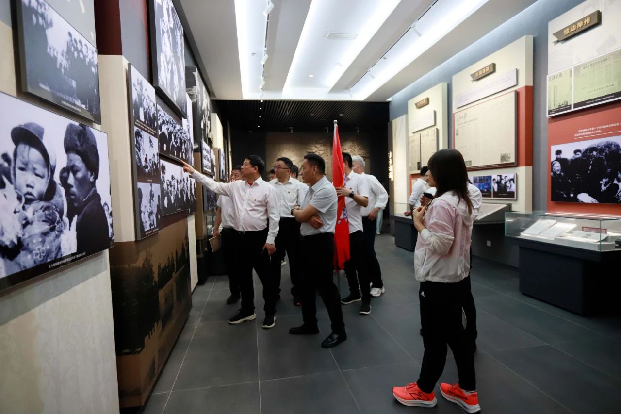 砥礪初心使命，汲取奮進力量丨花花牛乳業(yè)集團黨委組織開展學習“焦裕祿精神”主題黨日活動