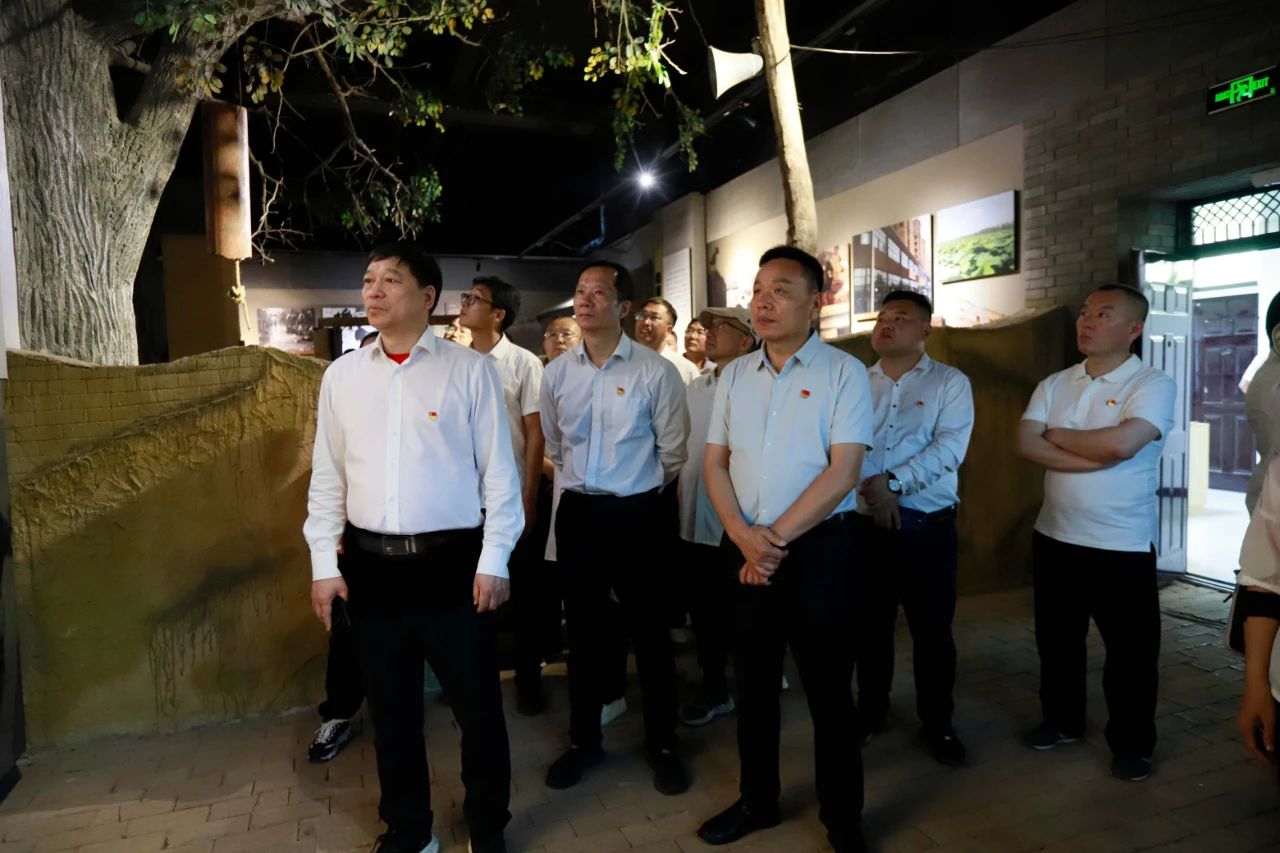 砥礪初心使命，汲取奮進力量丨花花牛乳業(yè)集團黨委組織開展學習“焦裕祿精神”主題黨日活動