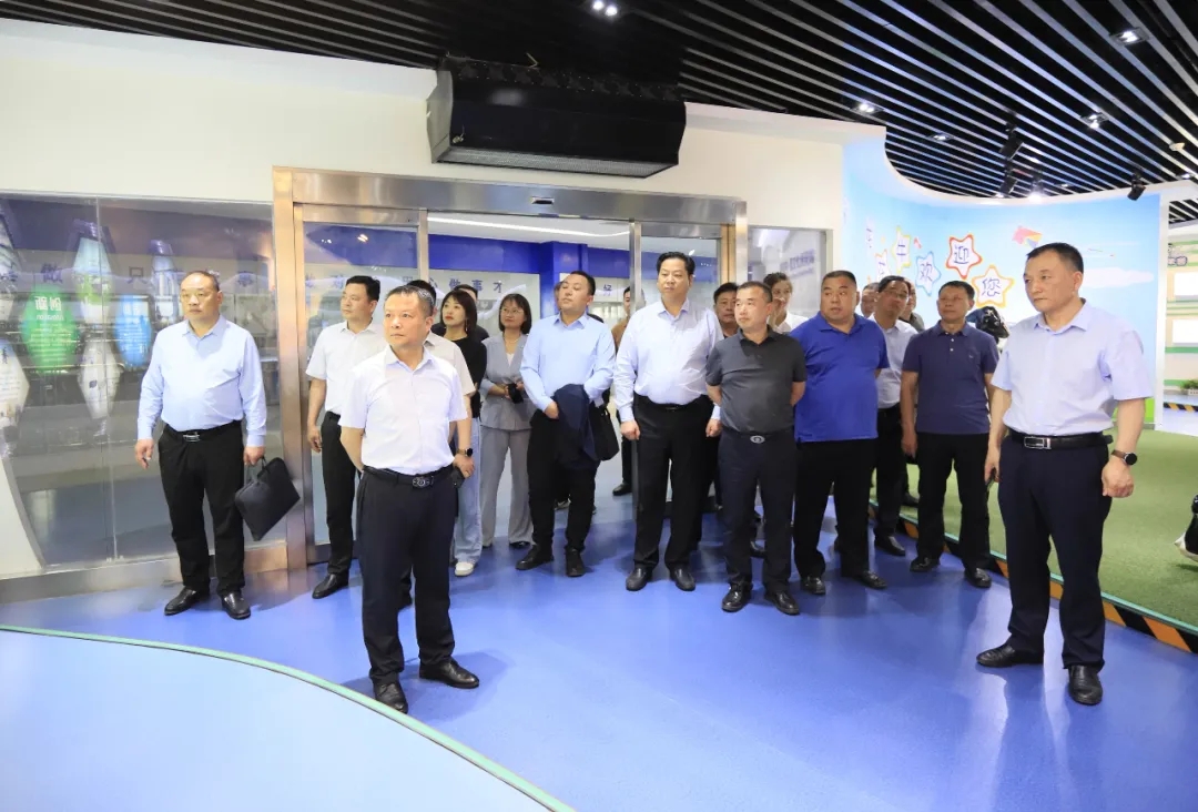 供銷聯(lián)動，創(chuàng)新共贏丨河南農投集團內部業(yè)務協(xié)同交流會在花花牛乳業(yè)集團順利召開