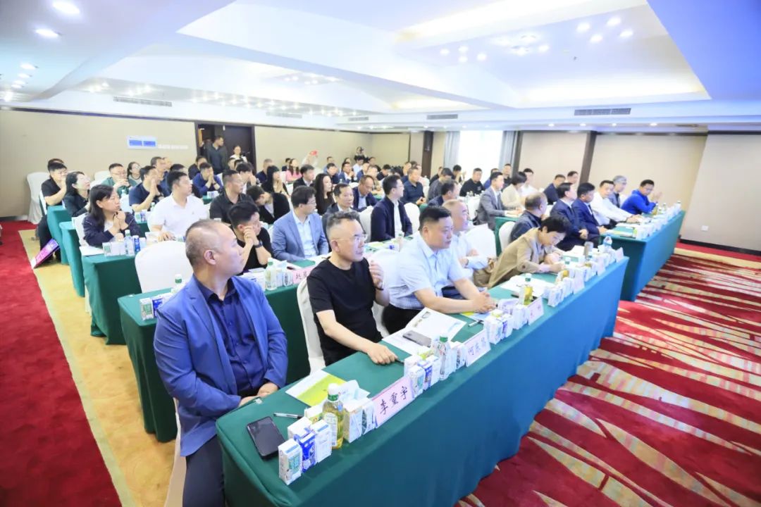 河南省2024國家“學生飲用奶計劃”推廣工作推進會在鄭州成功舉辦！