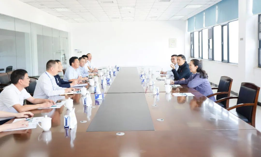 快樂過“雙節(jié)”，安全不放假｜河南農(nóng)投集團(tuán)黨委書記、董事長(zhǎng)李曉寰一行蒞臨花花牛乳業(yè)集團(tuán)開展“雙節(jié)”安全生產(chǎn)大檢查活動(dòng)并慰問一線職工、