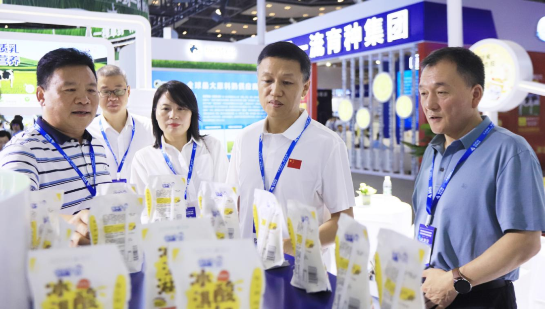 啟航新征程 點亮新賽道丨花花牛乳業(yè)集團參加第十四屆中國奶業(yè)大會暨D20峰會，榮獲“中國乳制品生產(chǎn)企業(yè)現(xiàn)代化等級5A級”評定殊榮