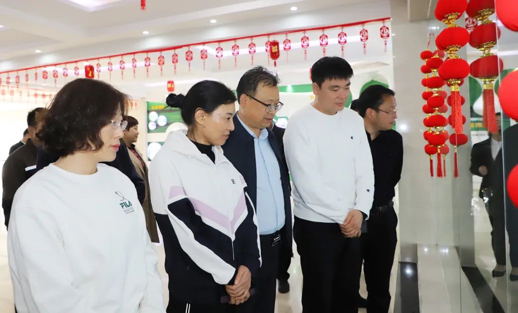 花花牛丨駐馬店市遂平縣政協(xié)黨組書記、主席張衛(wèi)東一行蒞臨花花牛魯山瑞亞牧場參觀