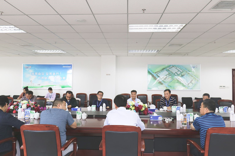 二七區(qū)張超副區(qū)長蒞臨花花牛公司 調(diào)研指導工作