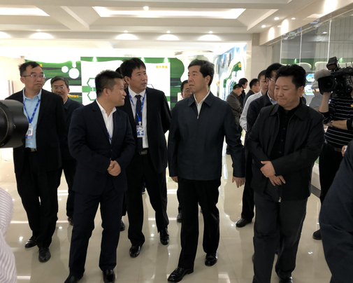 河南省委副書記、省長陳潤兒一行蒞臨 花花牛集團(tuán)魯山瑞亞牧業(yè)有限公司視察調(diào)研